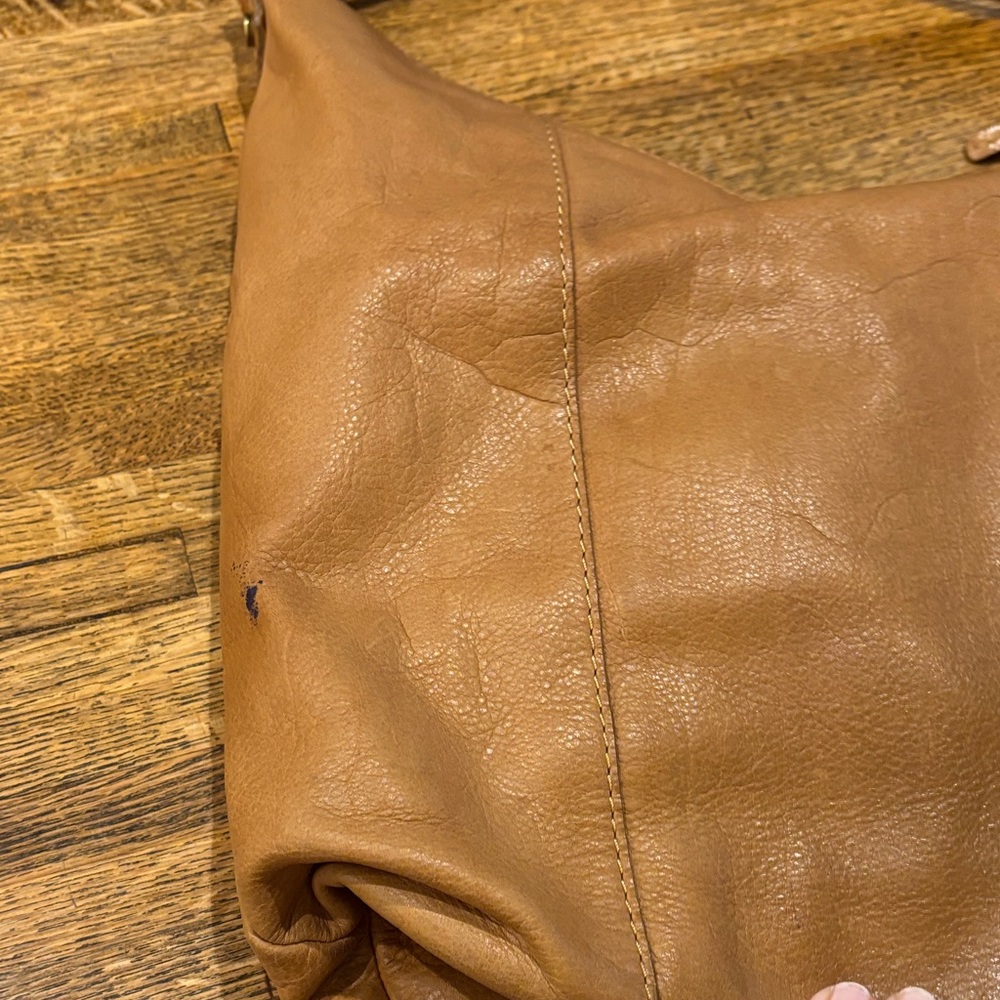 American Leather Co. Tan Shoulder Hobo Bag. Soft Leather. Organization Pockets. - Picture 14 of 15
